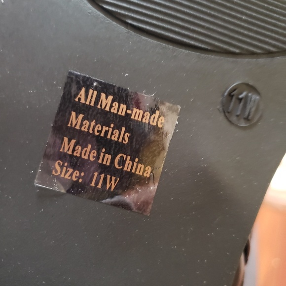 SALE 🔥🔥11W black boots - Picture 4 of 8